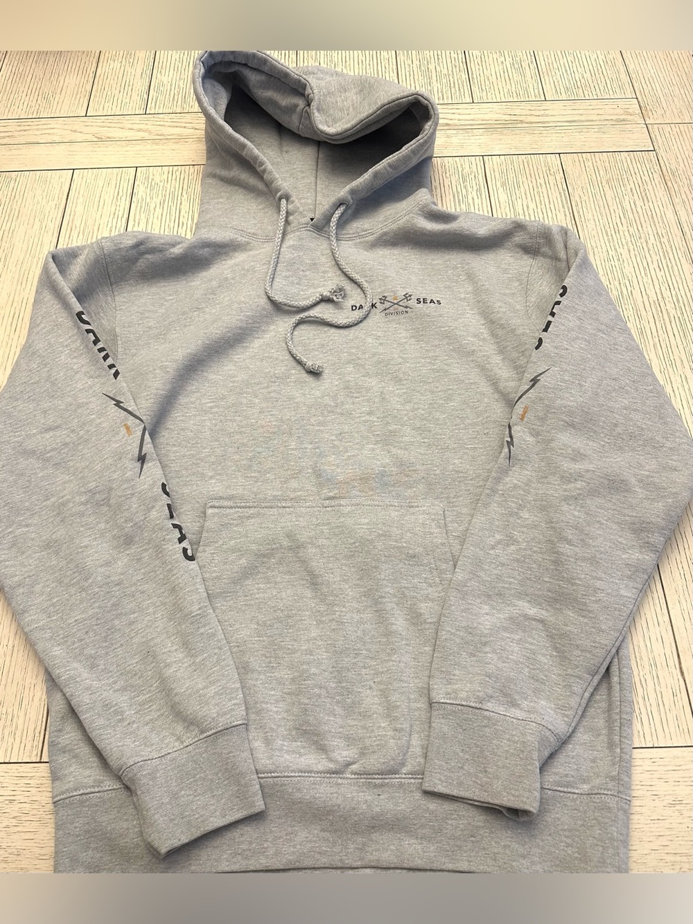 Dark Seas Men’s Hoodie Gray Size Small